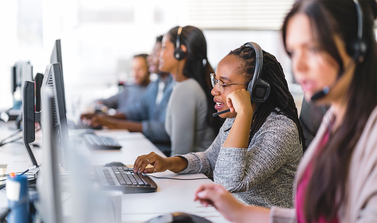 The team at the Pulse Alert dispatch centre in Canada.